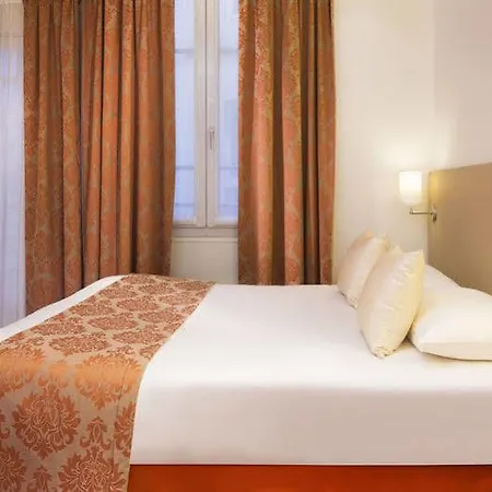 Republique Hotel 2*