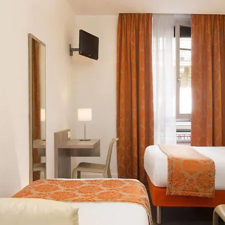 Republique Hotel 2*