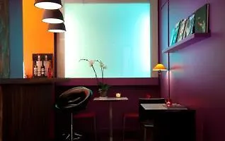 Republique Hotel